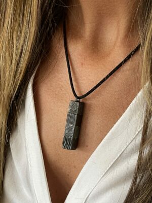 Mez original carré 4 motifs gun metal.