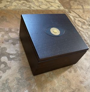 Boite eye noir et or petit modèle