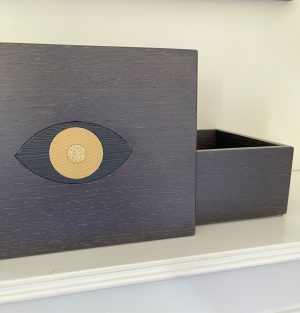 Boite Eye noir et or moyen modèle