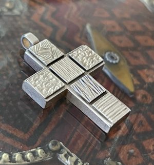 Pendentif Mez Cross croix silver gravée